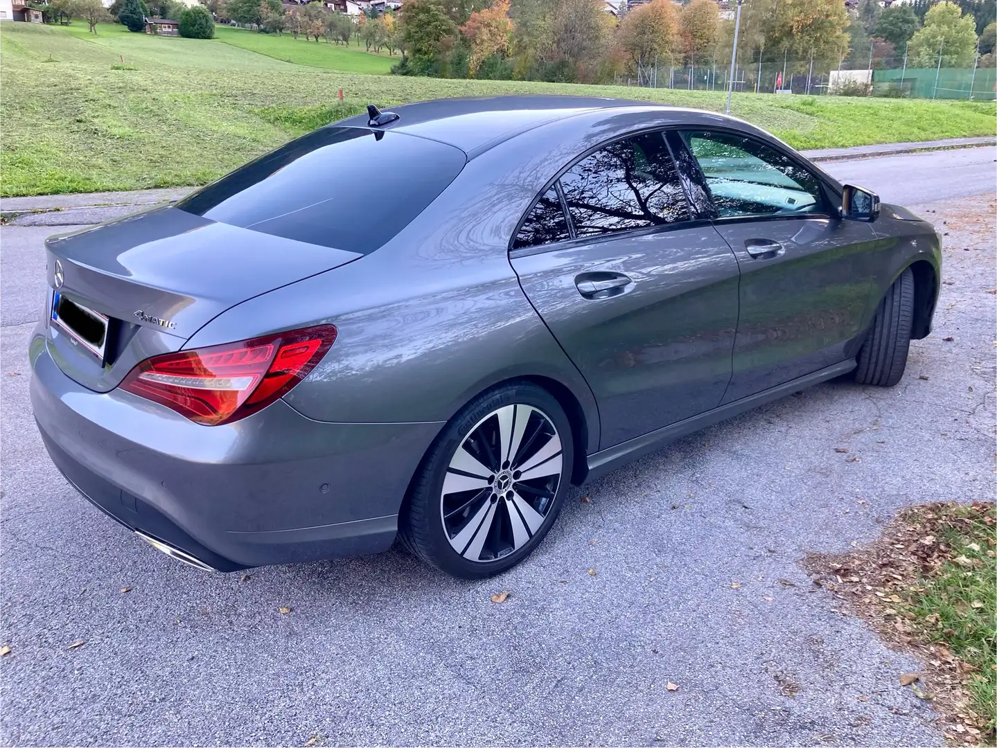Mercedes-Benz CLA 200 d 4 Matic Coupe Grau - 2