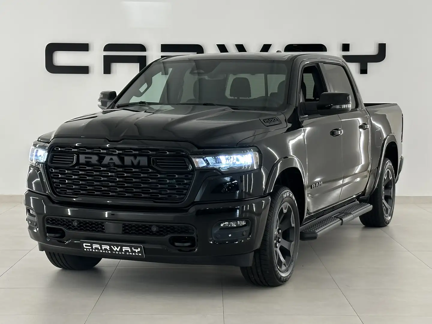 Dodge RAM MY25 Night SST 3.0L TT 420pk 636Nm koppel Schwarz - 2