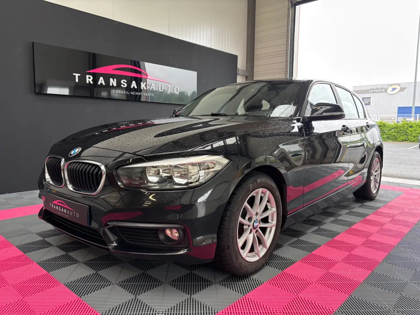 BMW Lounge A Negru - 1