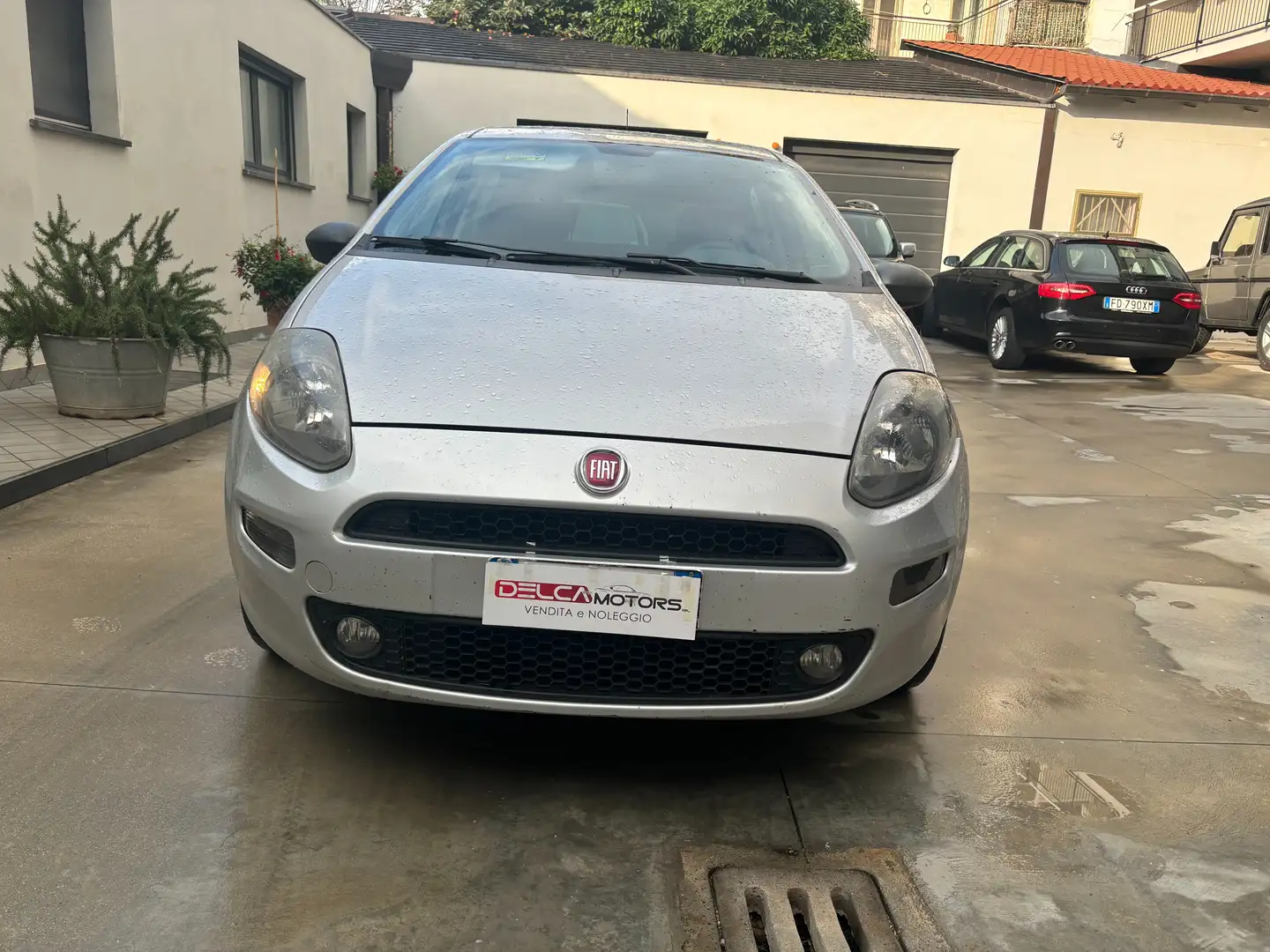 Fiat Punto Punto 5p 1.4 natural power Young 70cv Gris - 1
