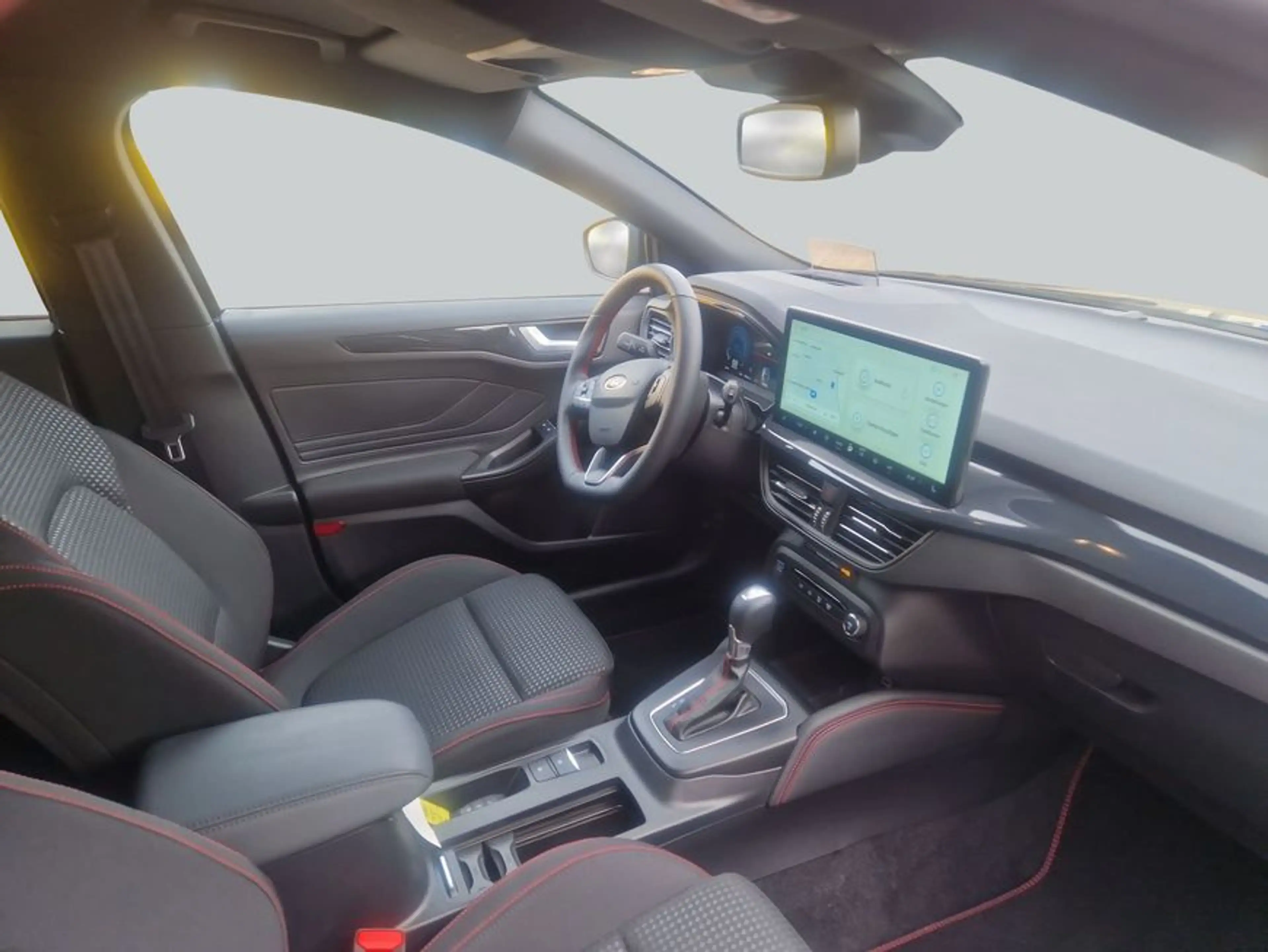 Ford Focus Turnier 1.0 EcoBoost Hybrid Aut. ST-LINE X — photo 15