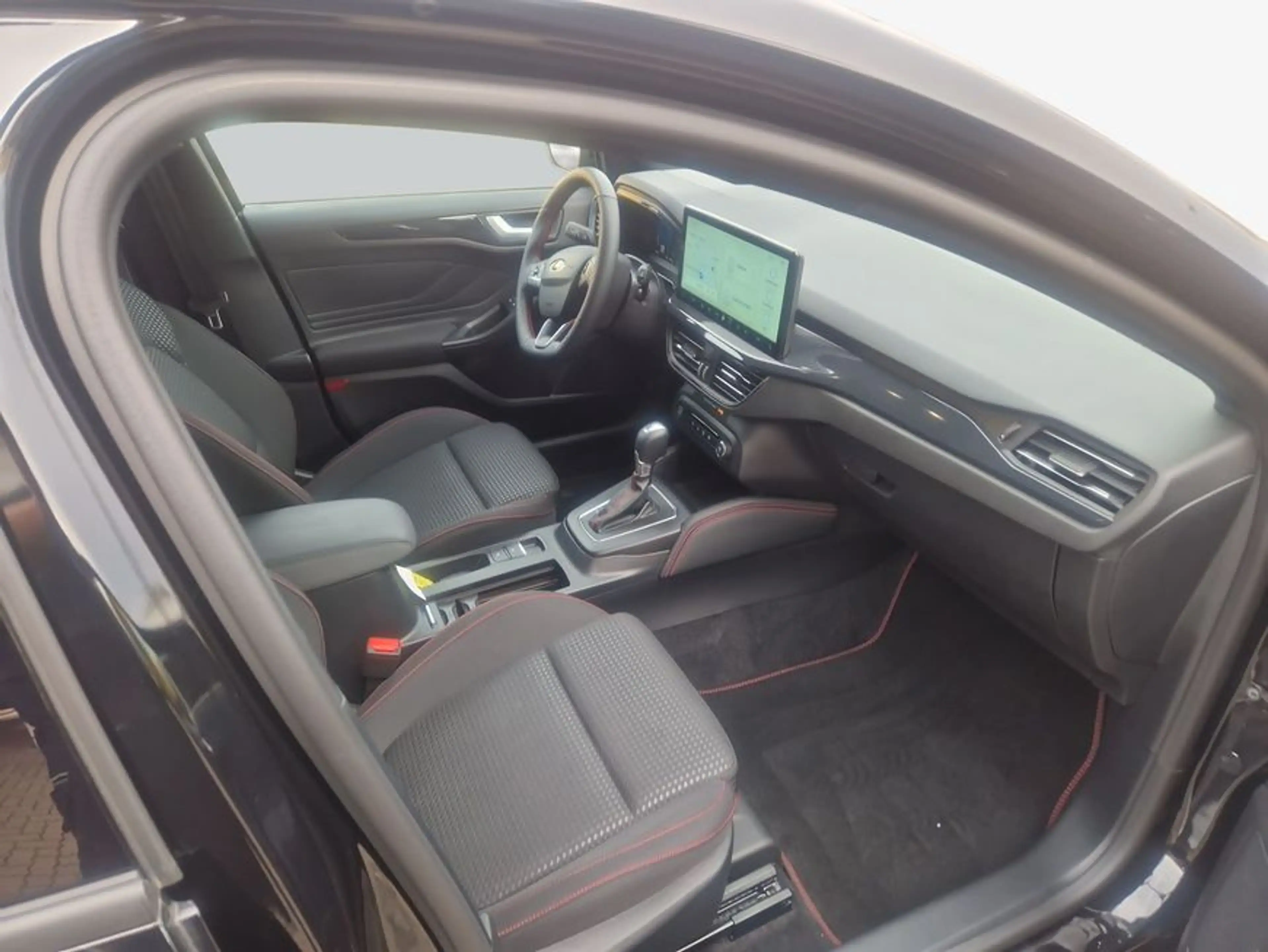 Ford Focus Turnier 1.0 EcoBoost Hybrid Aut. ST-LINE X — photo 12