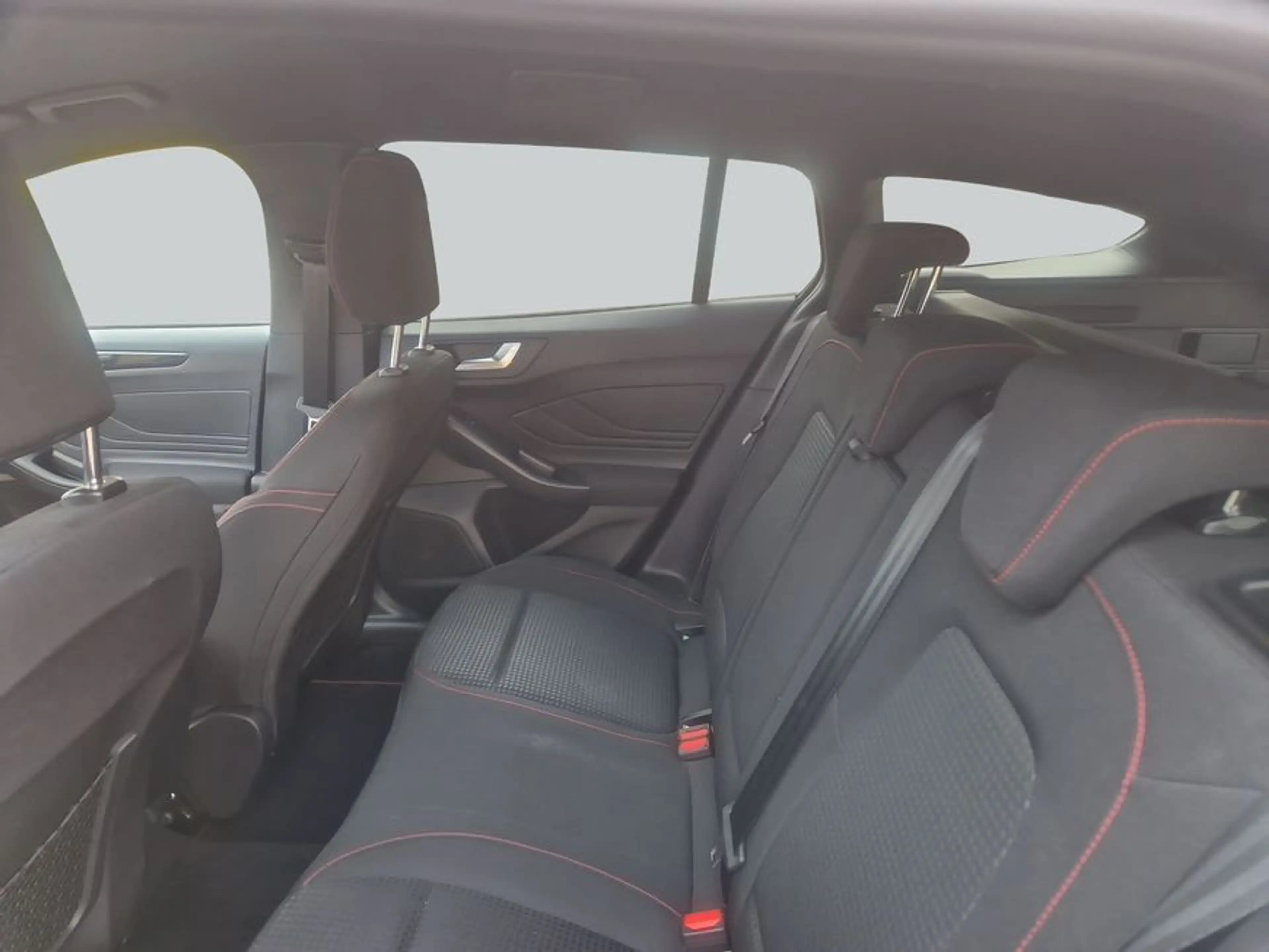 Ford Focus Turnier 1.0 EcoBoost Hybrid Aut. ST-LINE X — photo 11