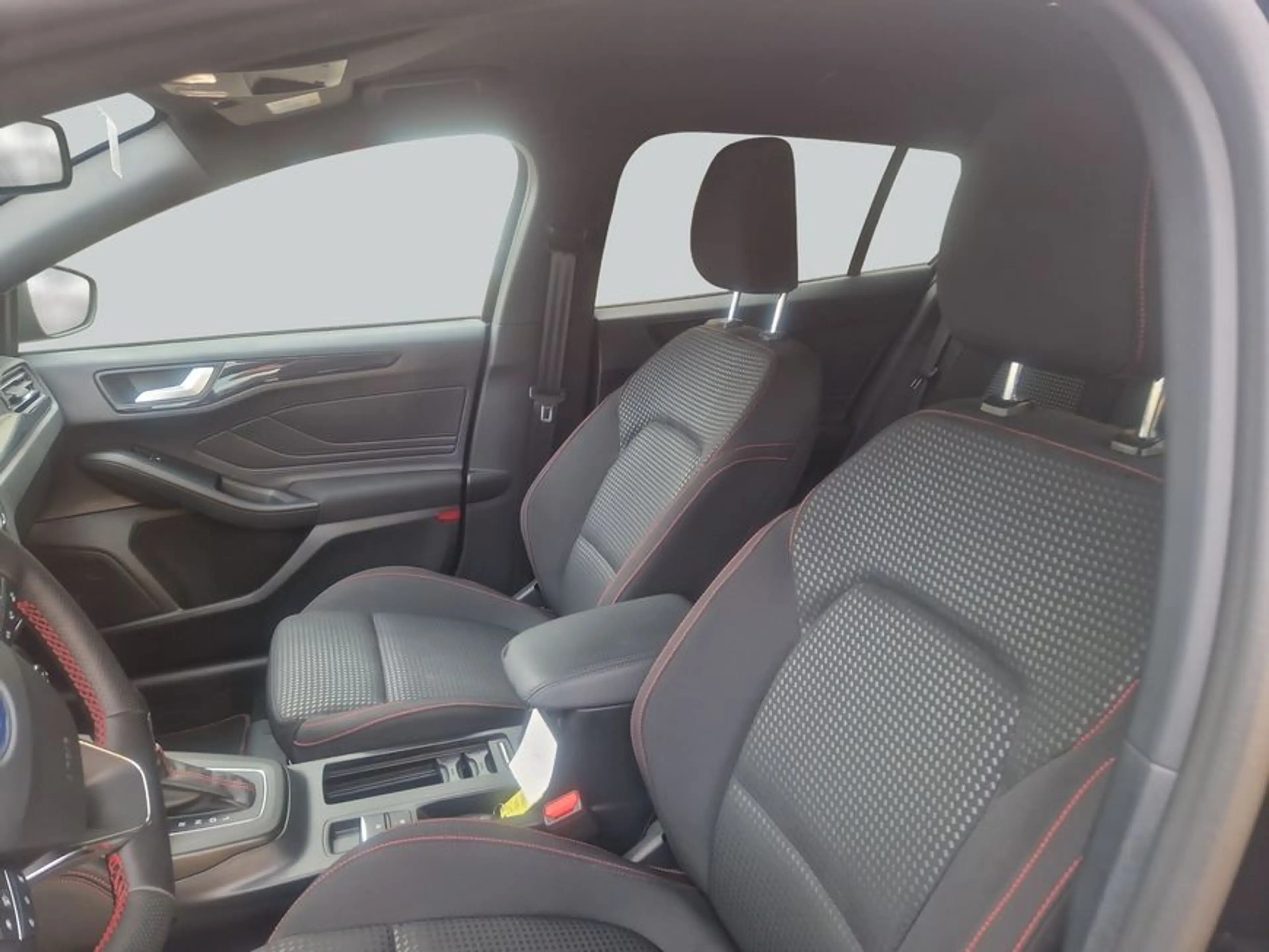 Ford Focus Turnier 1.0 EcoBoost Hybrid Aut. ST-LINE X — photo 10