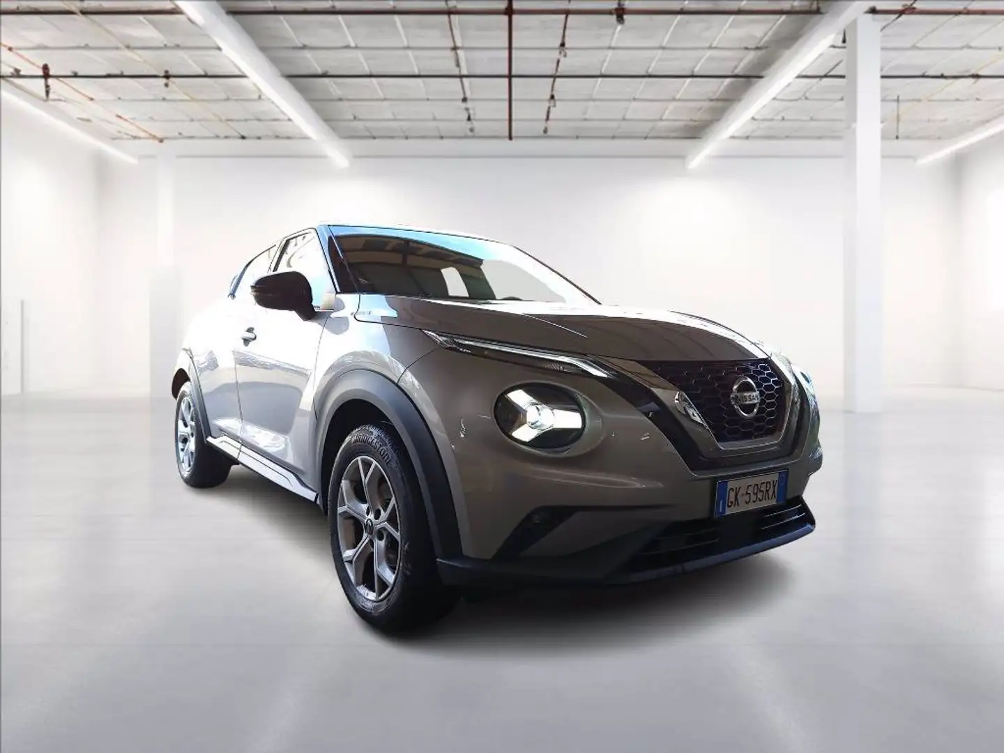Nissan Juke 1.0 dig-t N-Connecta 114cv dct Grijs - 1