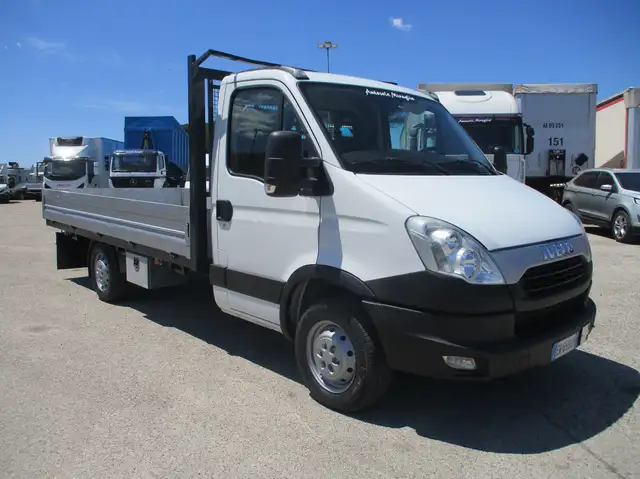 Iveco Daily 35S15 2.3 M-JET 150CV E5 CASSONE FISSO DA 4.30