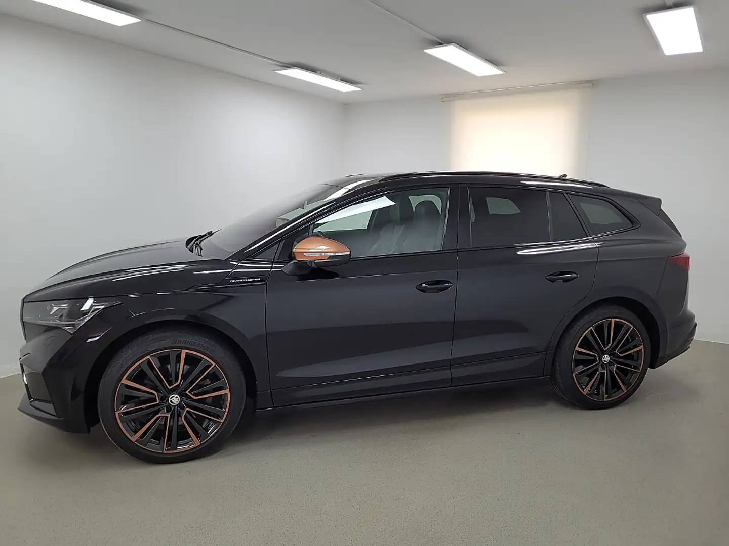 Skoda Enyaq iV 80x 82kWh Founders Edition, AHK, Headup, Pan... Schwarz - 2