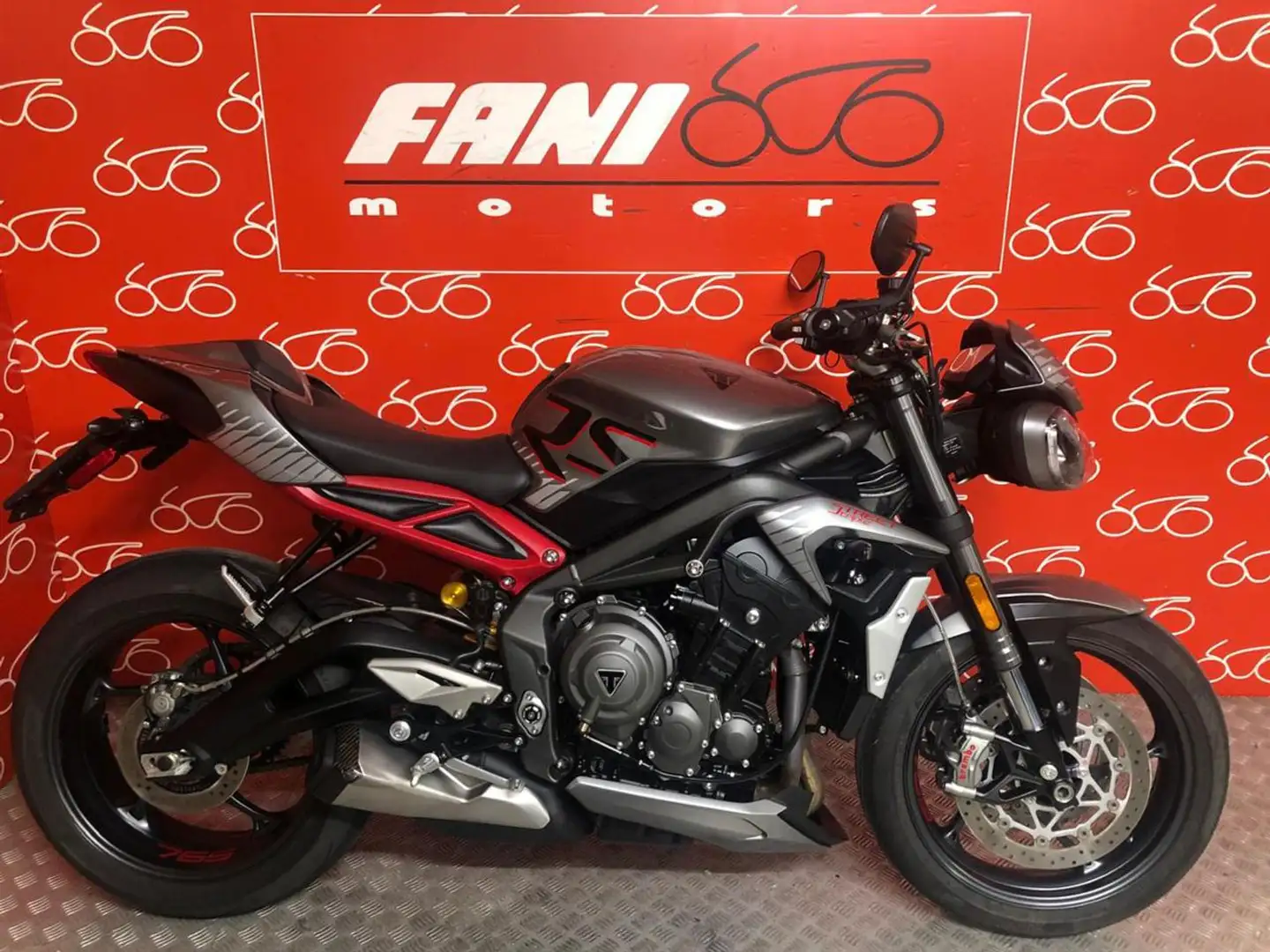 Triumph Street Triple 765 RS Gri - 1