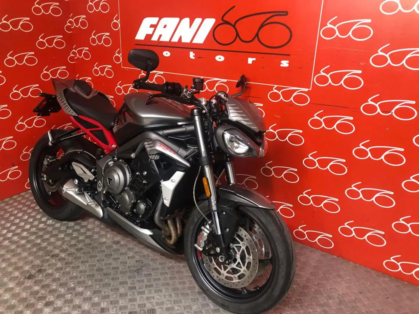 Triumph Street Triple 765 RS Gri - 2