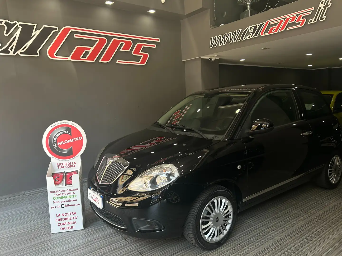 Lancia Ypsilon 1.2 GPL 69cv Diva 3p ITALIANA Nero - 2