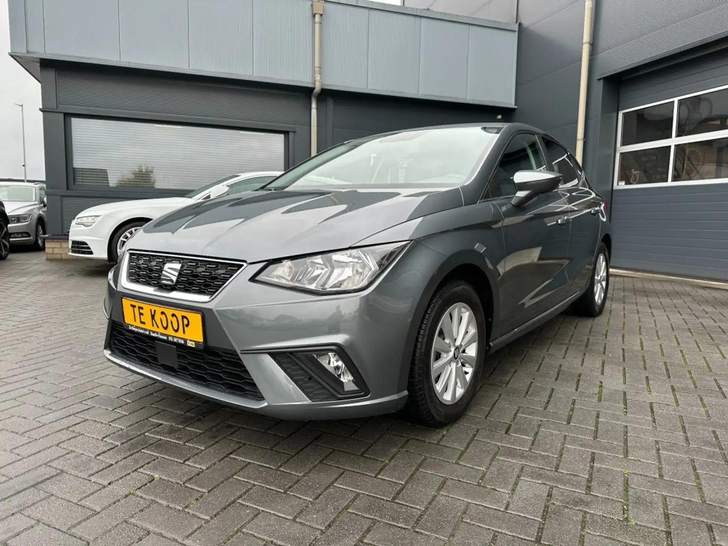 SEAT Ibiza 1.0 TSi Style  Navi. Apple CarPlay Grau - 1