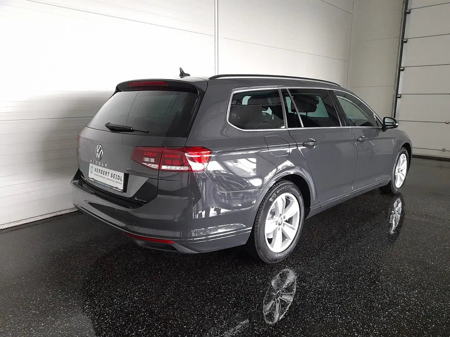 Volkswagen Passat Variant Business 4x4 2,0 TDI DSG *HEAD-UP / LED / NAVI ... Šedá - 2
