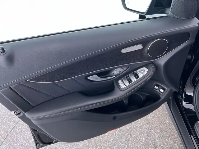 Mercedes-Benz GLC view 11