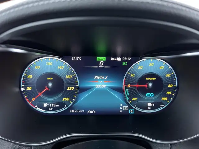Mercedes-Benz GLC view 12