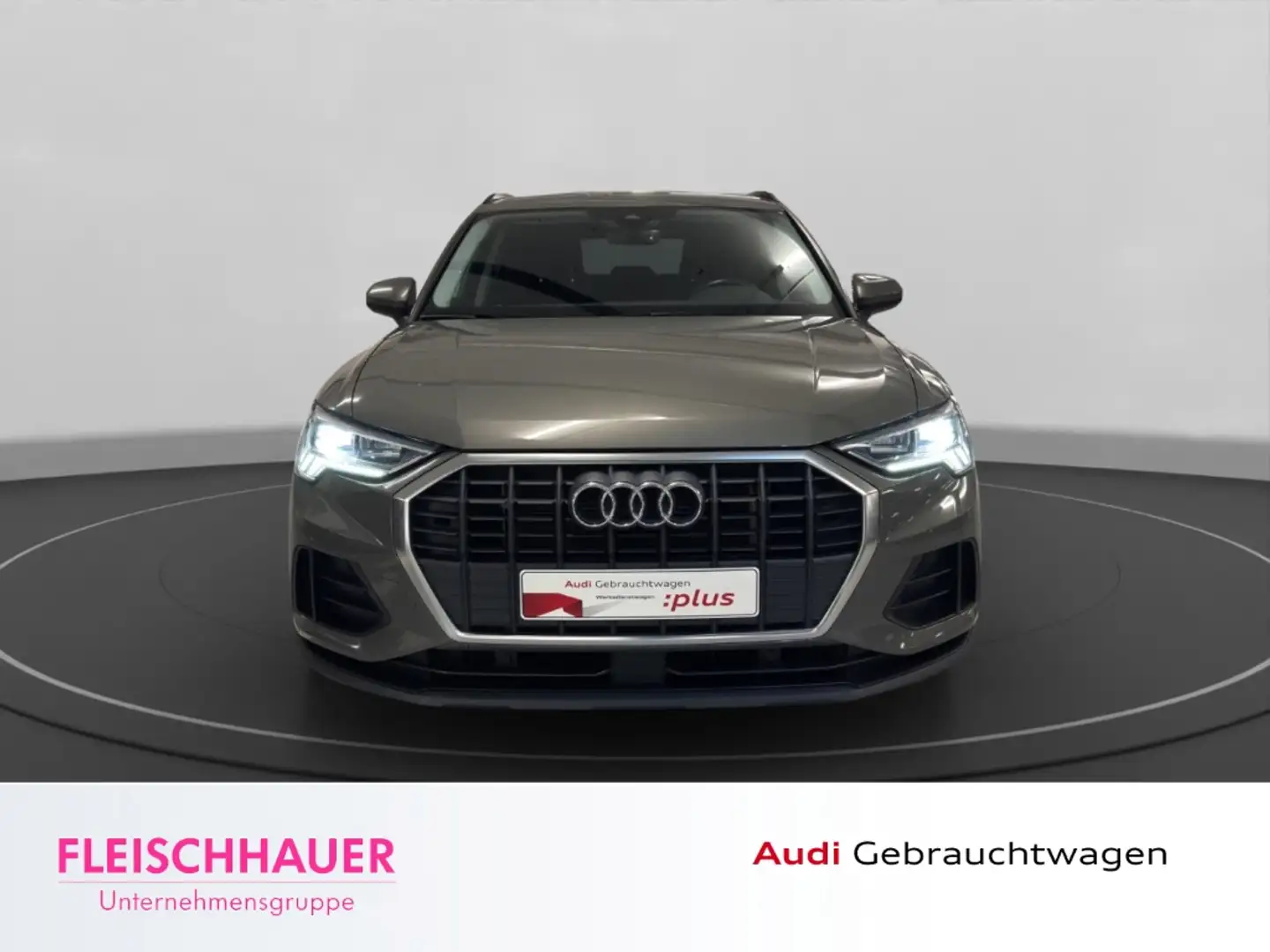 Audi Q3 45 TFSI e Navi+LED+AHK+Kamera+18''+sound+VC+App-co Grau - 2