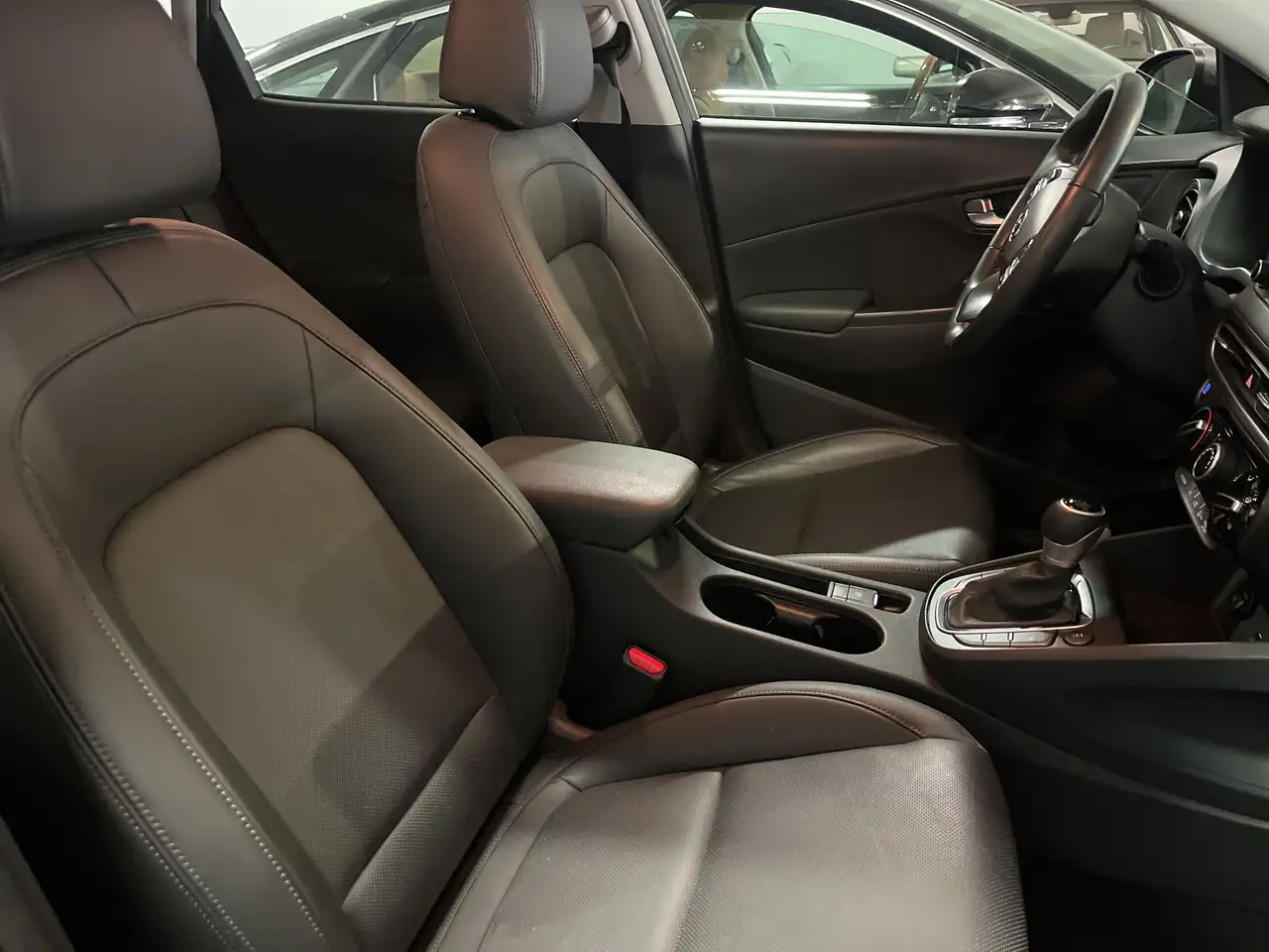 Hyundai KONA снимка Hyundai KONA