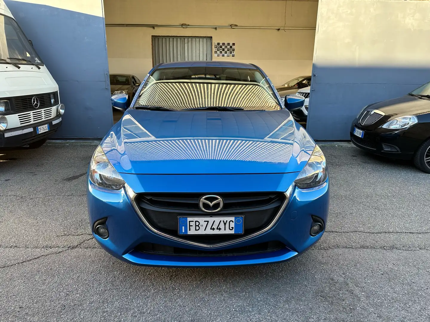 Mazda 2 1.5 Essence 75cv NEOPATENTATI Blu/Azzurro - 2