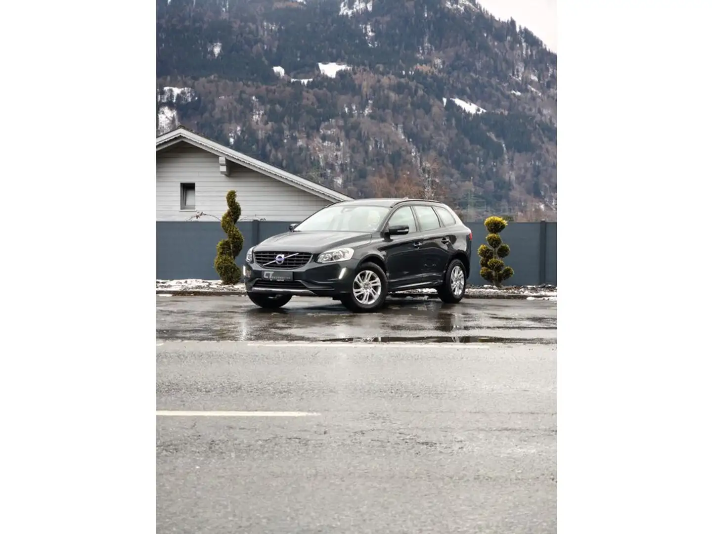 Volvo XC60 D4 Kinetic *1 HAND* Grau - 1