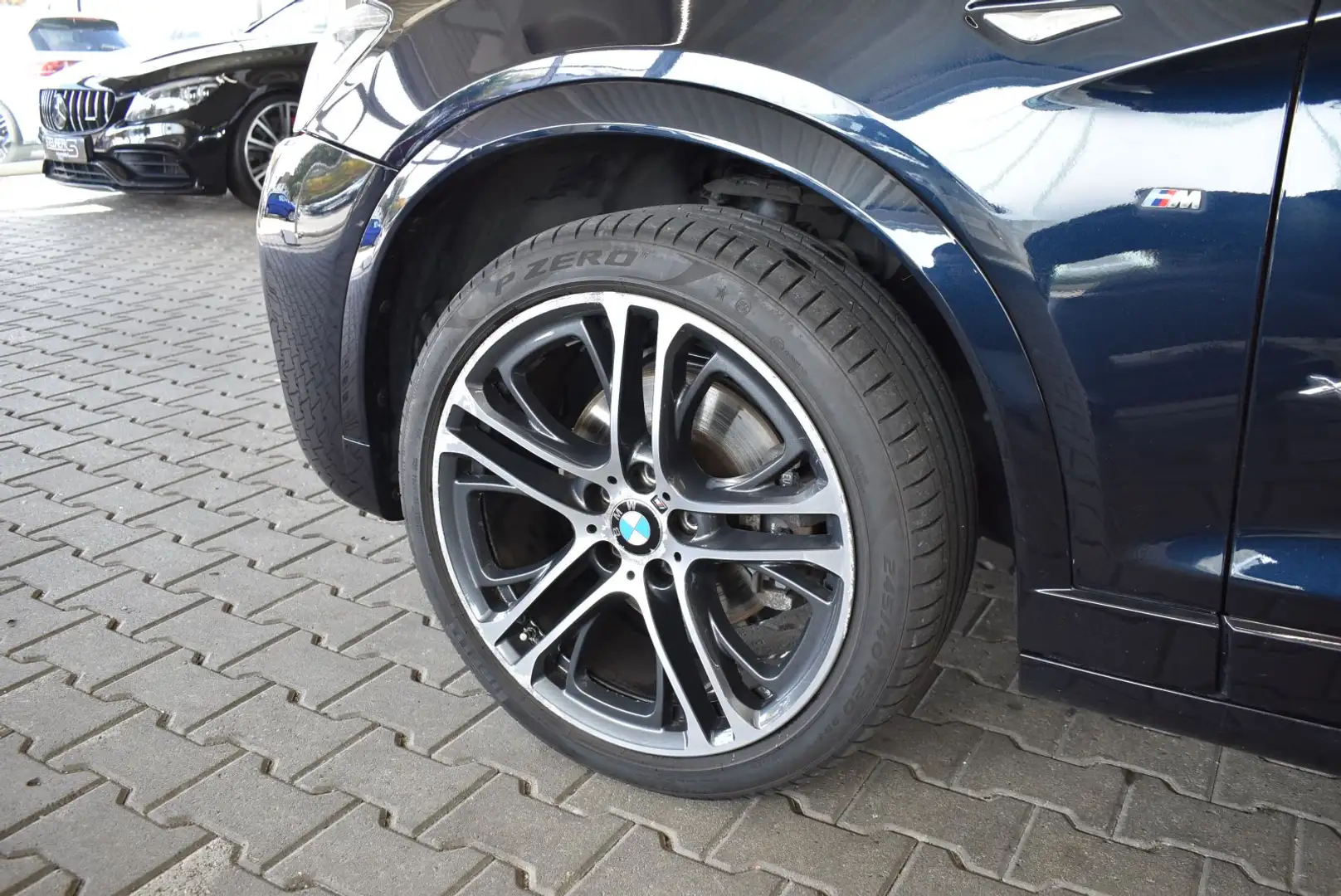 BMW X3 xDrive 35d M-Sport 1.Hand Standhzg HUD Panodach Schwarz - 2