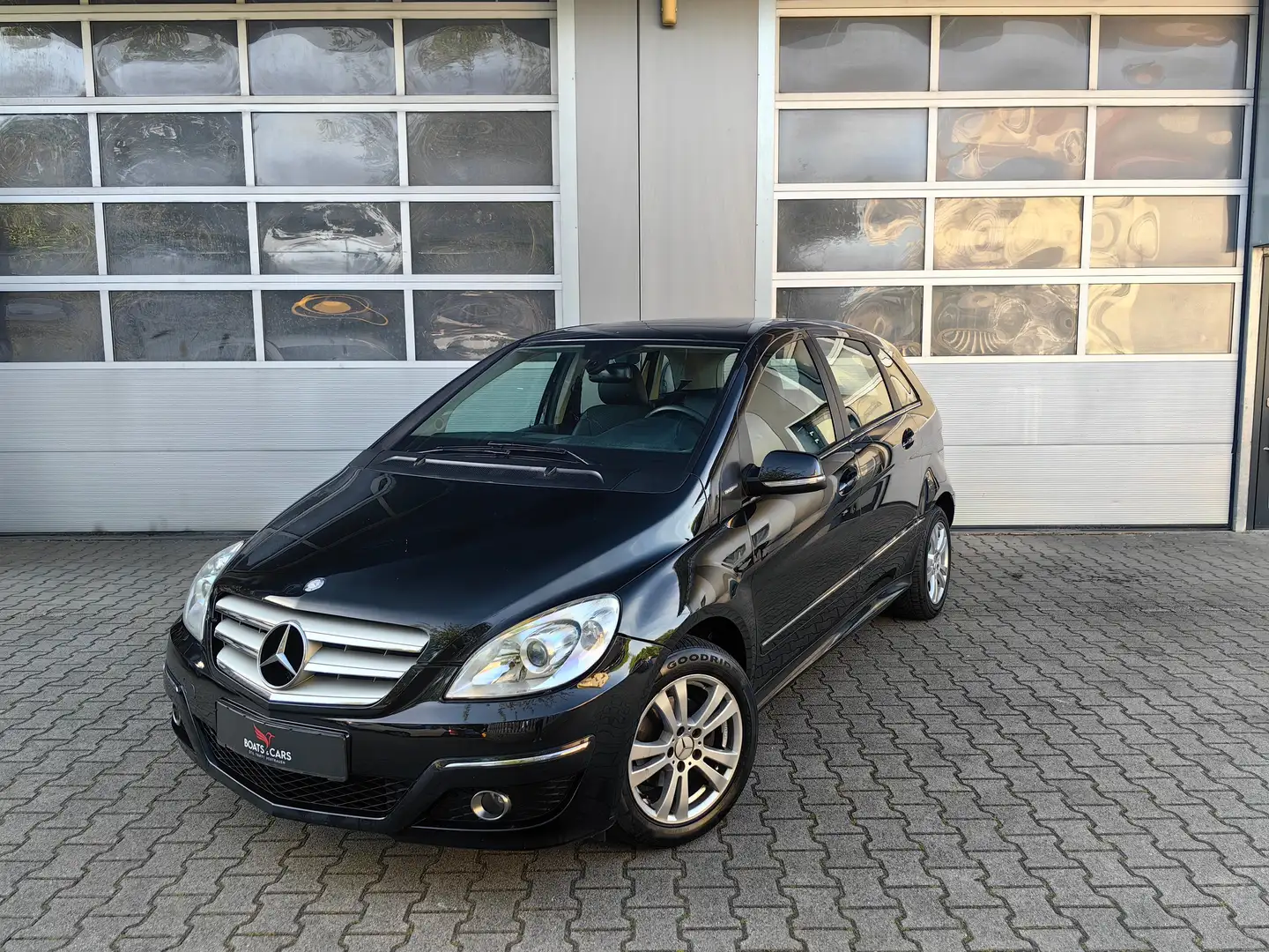 Mercedes-Benz B 160 NAVI|PANO|SHZ|TEMPOMAT|MFL|BT|FREISP|KLIMA Negru - 1