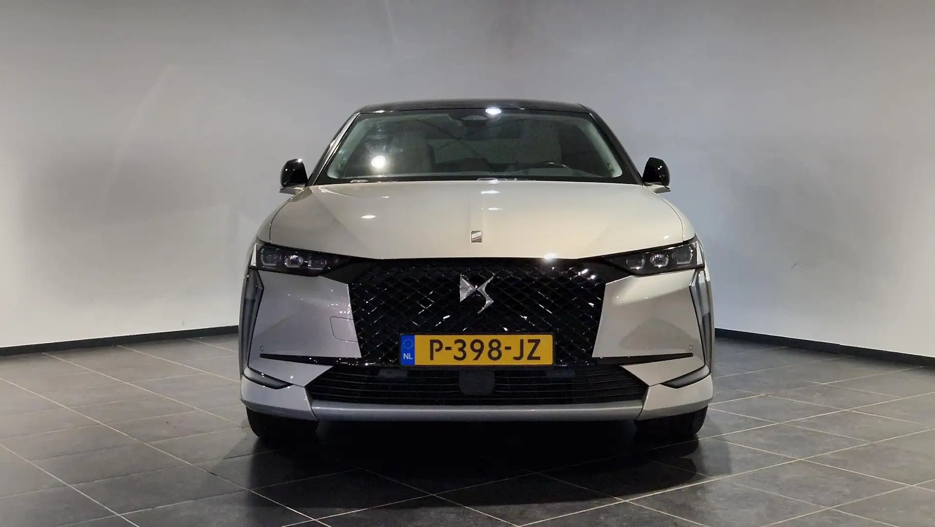 DS Automobiles DS 4 E-Tense Rivoli Cross | Seat Pack | 360 Camera | Fo Grijs - 2