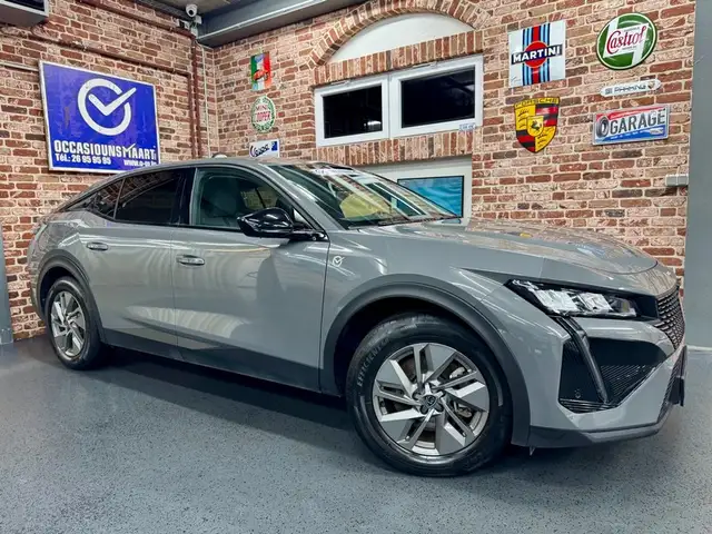 Peugeot 408 408 1.5 Hybride 180cv Auto ALLURE