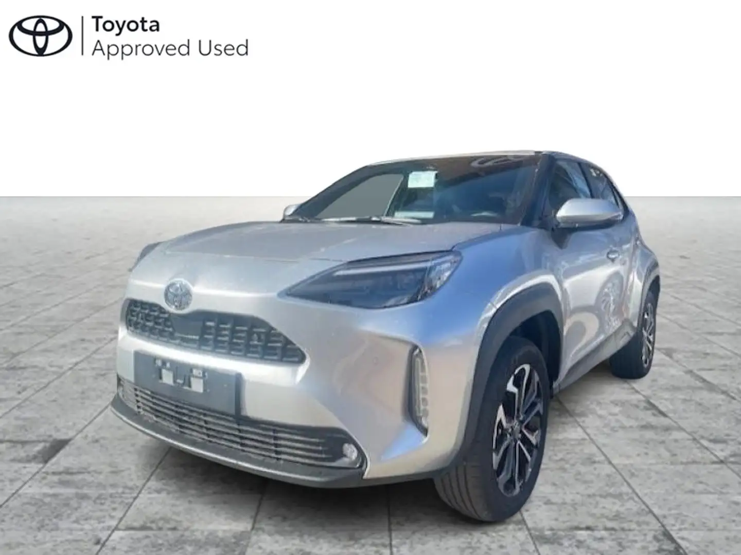 Toyota Yaris Cross DYNAMIC PLUS + EXECUTIVE PACK Argent - 1
