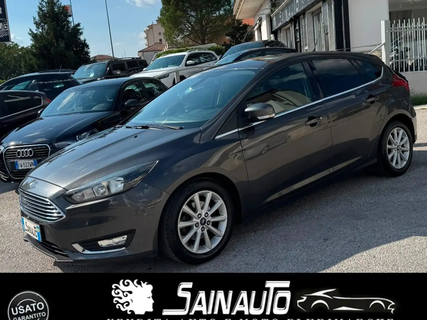 Ford Focus Focus 5p 1.5 tdci 120cv Start&Stop Titanium Šedá - 1