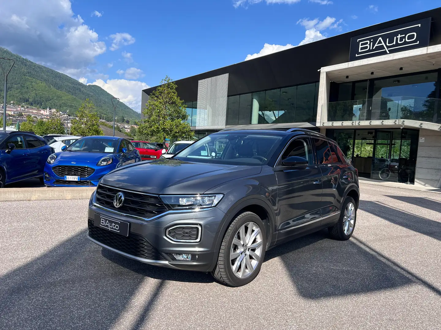 Volkswagen T-Roc 1.6 TDI 116CV ADVANCED Gris - 1