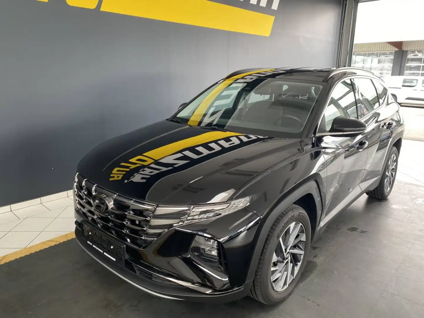 Hyundai TUCSON Smart 1,6 T-Gdi 2WD 6G Schalter Schwarz - 2