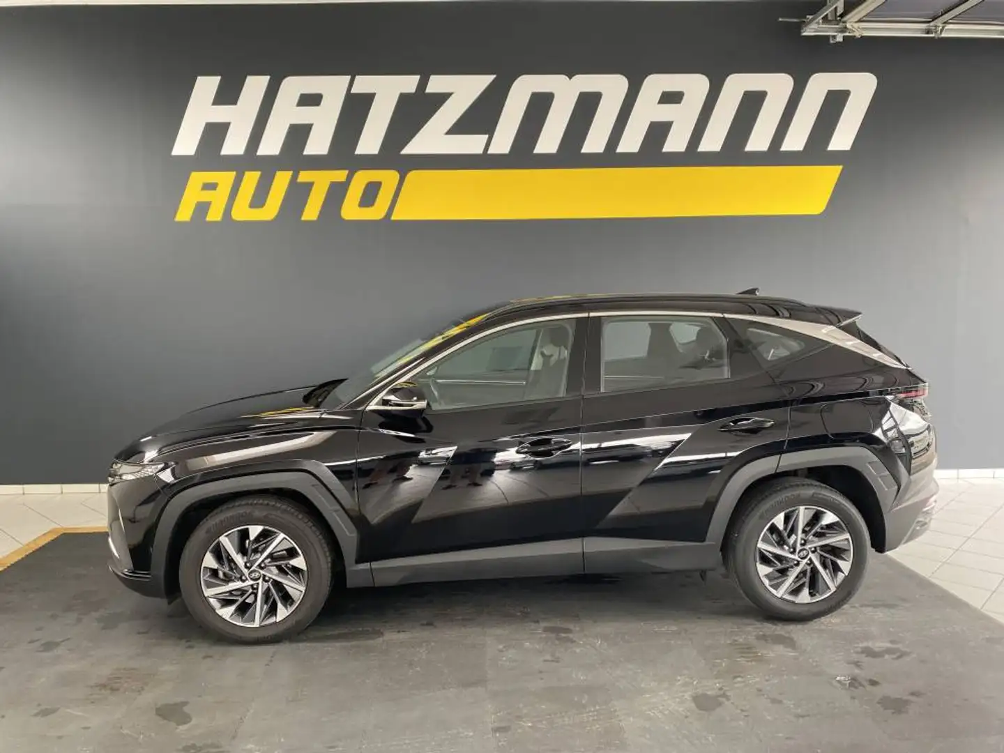 Hyundai TUCSON Smart 1,6 T-Gdi 2WD 6G Schalter Schwarz - 1