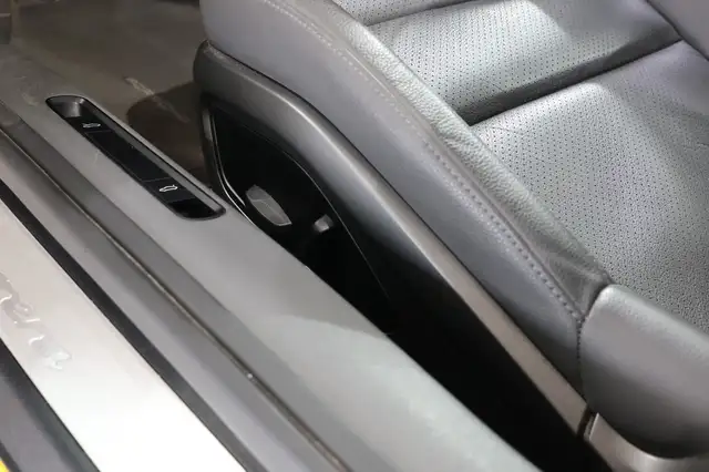 Porsche 911 view 16