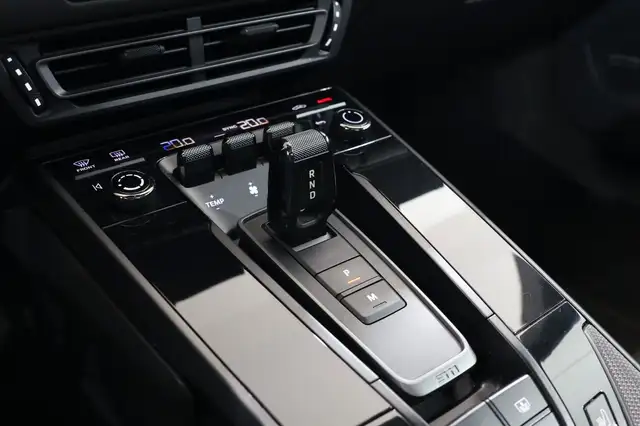 Porsche 911 view 25