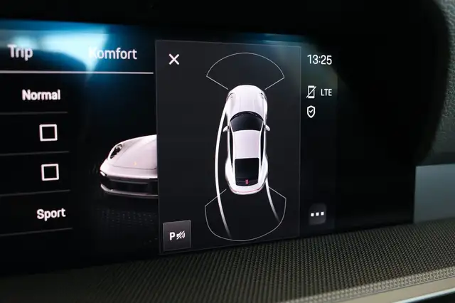 Porsche 911 view 22