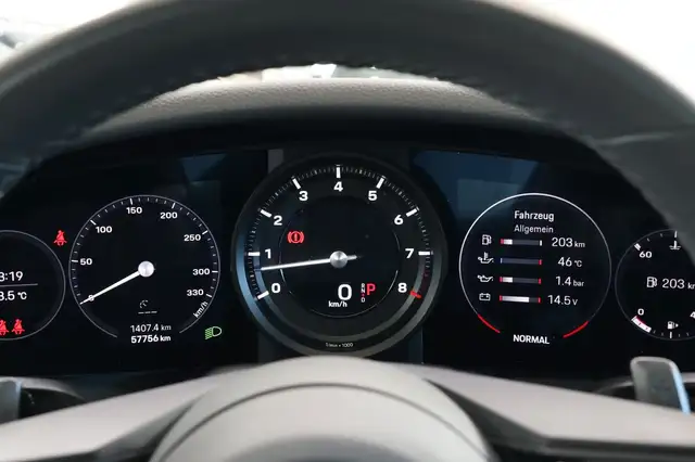 Porsche 911 view 21