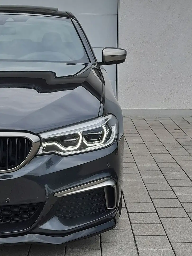 BMW 550 i xDrive Limo/S-Dach/LED/360°/HuD/DigitC/20" Grau - 1