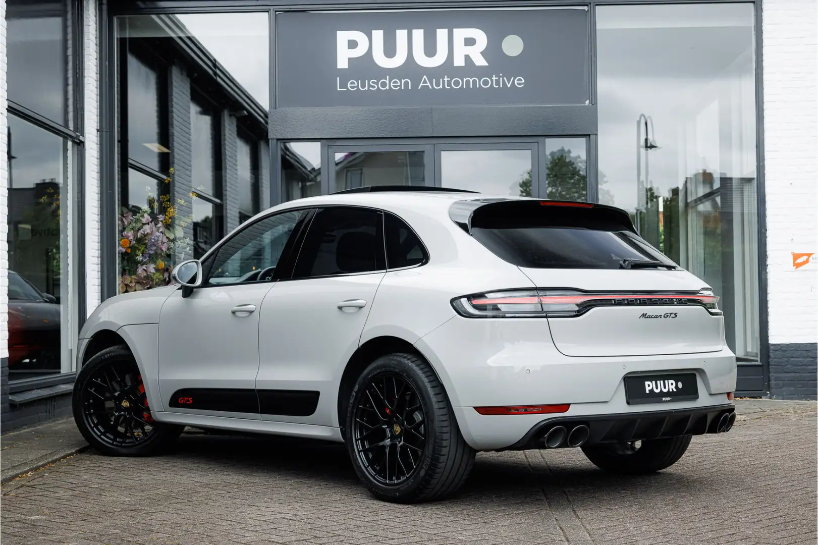 Porsche Macan 2.9 GTS Kreide 381 pk Panoramadak - Bose - BTW-aut Grau - 2