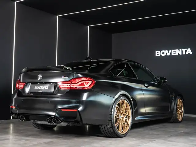 BMW M4 view 8