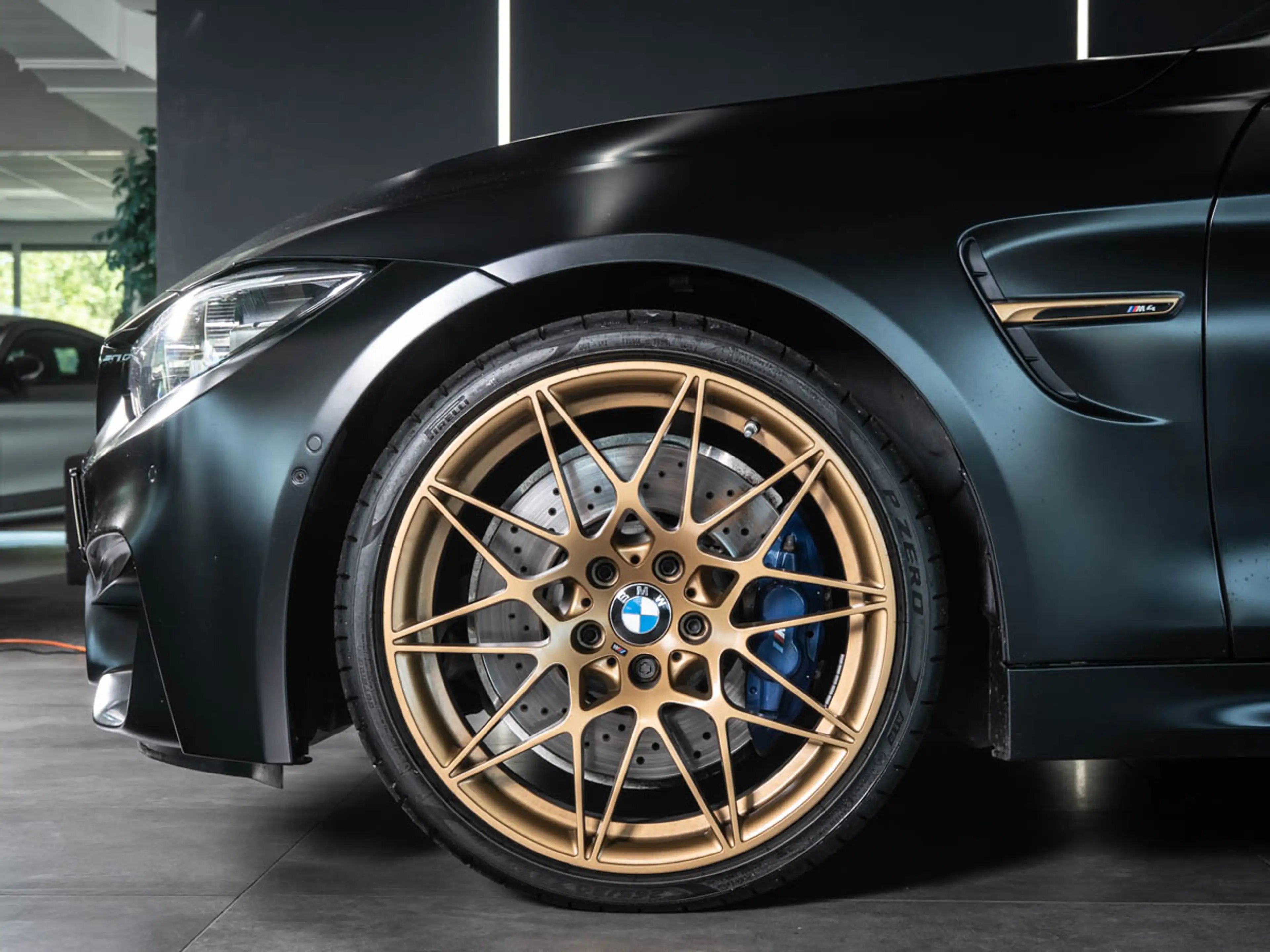 BMW M4 Competition Coupe *FROZEN*VOLL* — photo 5