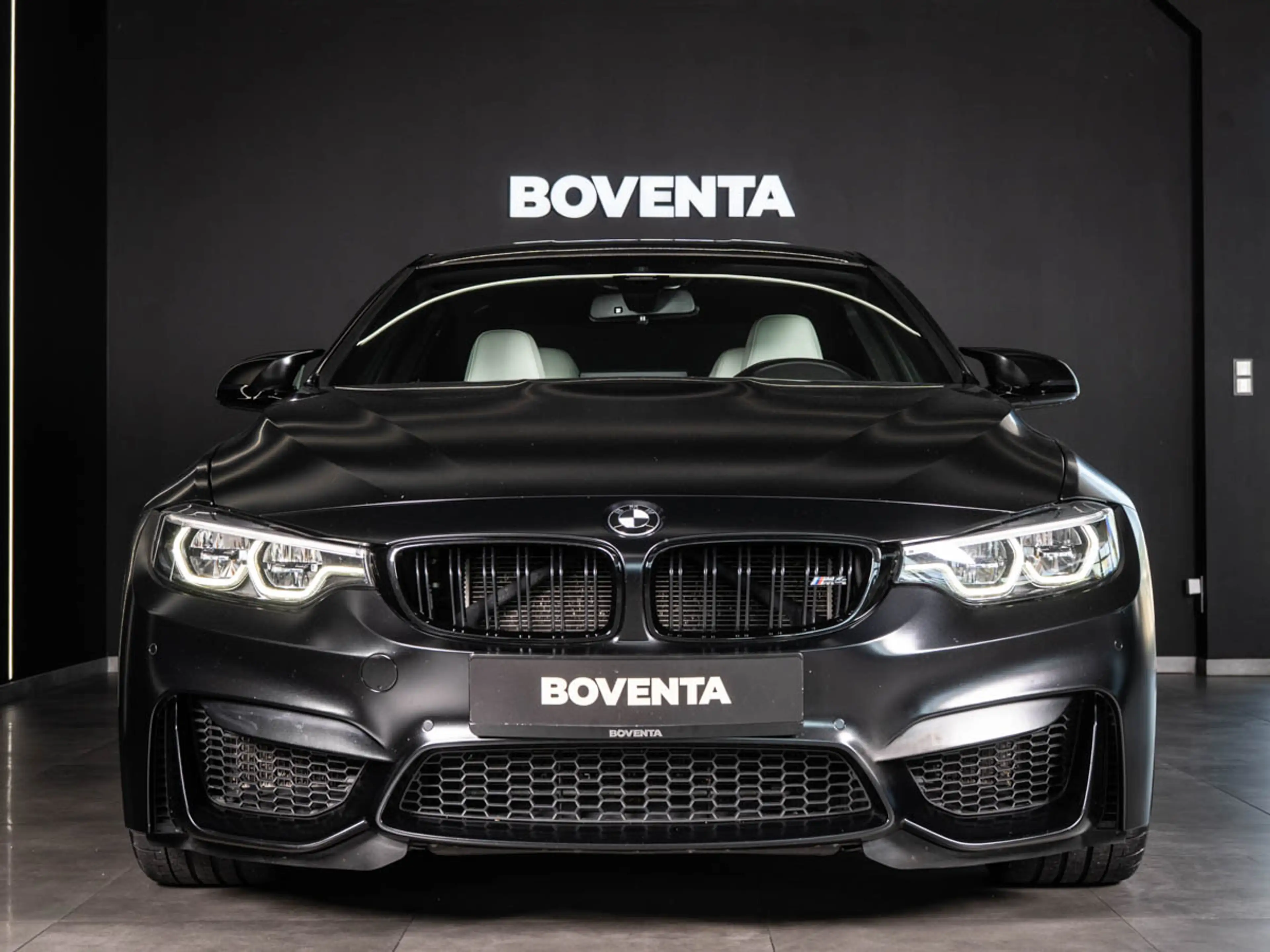 BMW M4 Competition Coupe *FROZEN*VOLL* — photo 3
