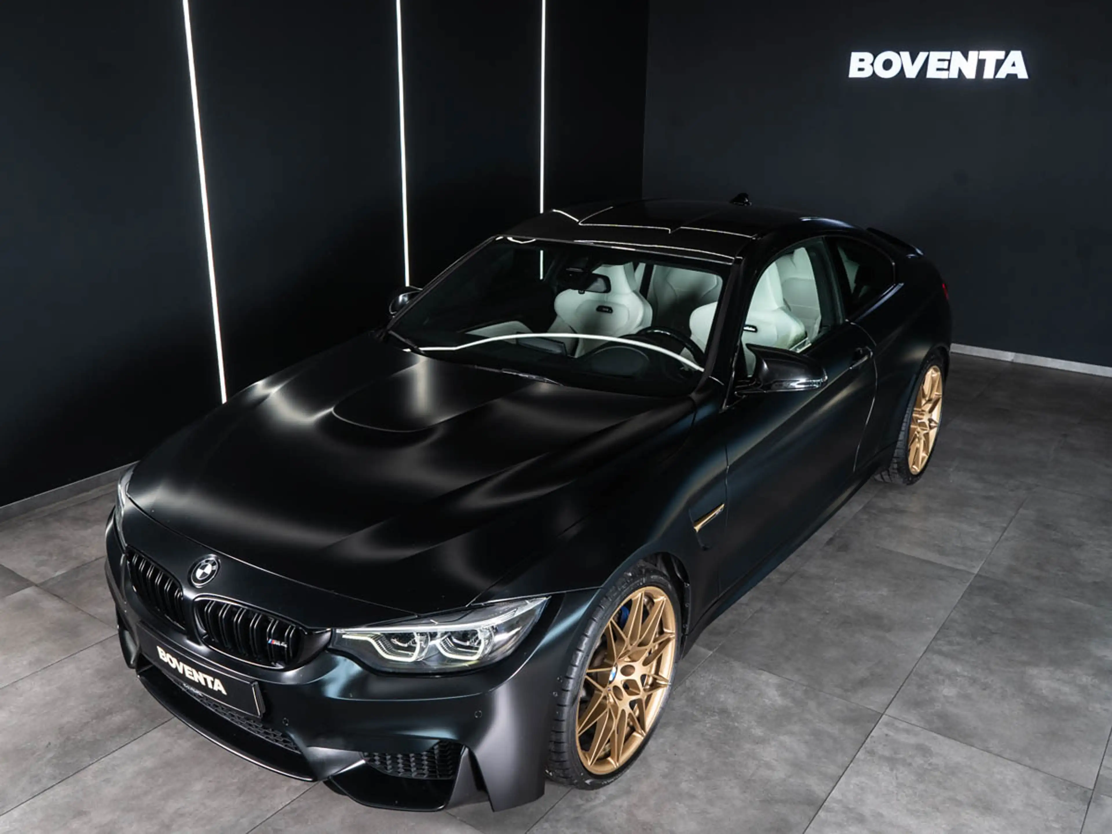BMW M4 Competition Coupe *FROZEN*VOLL* — photo 2