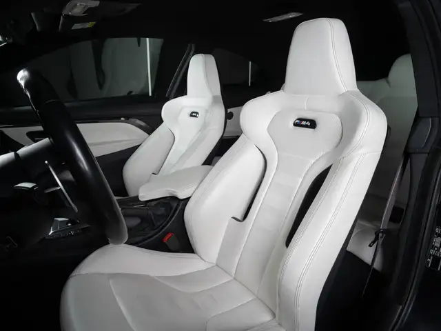 BMW M4 view 11