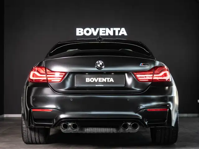 BMW M4 view 9