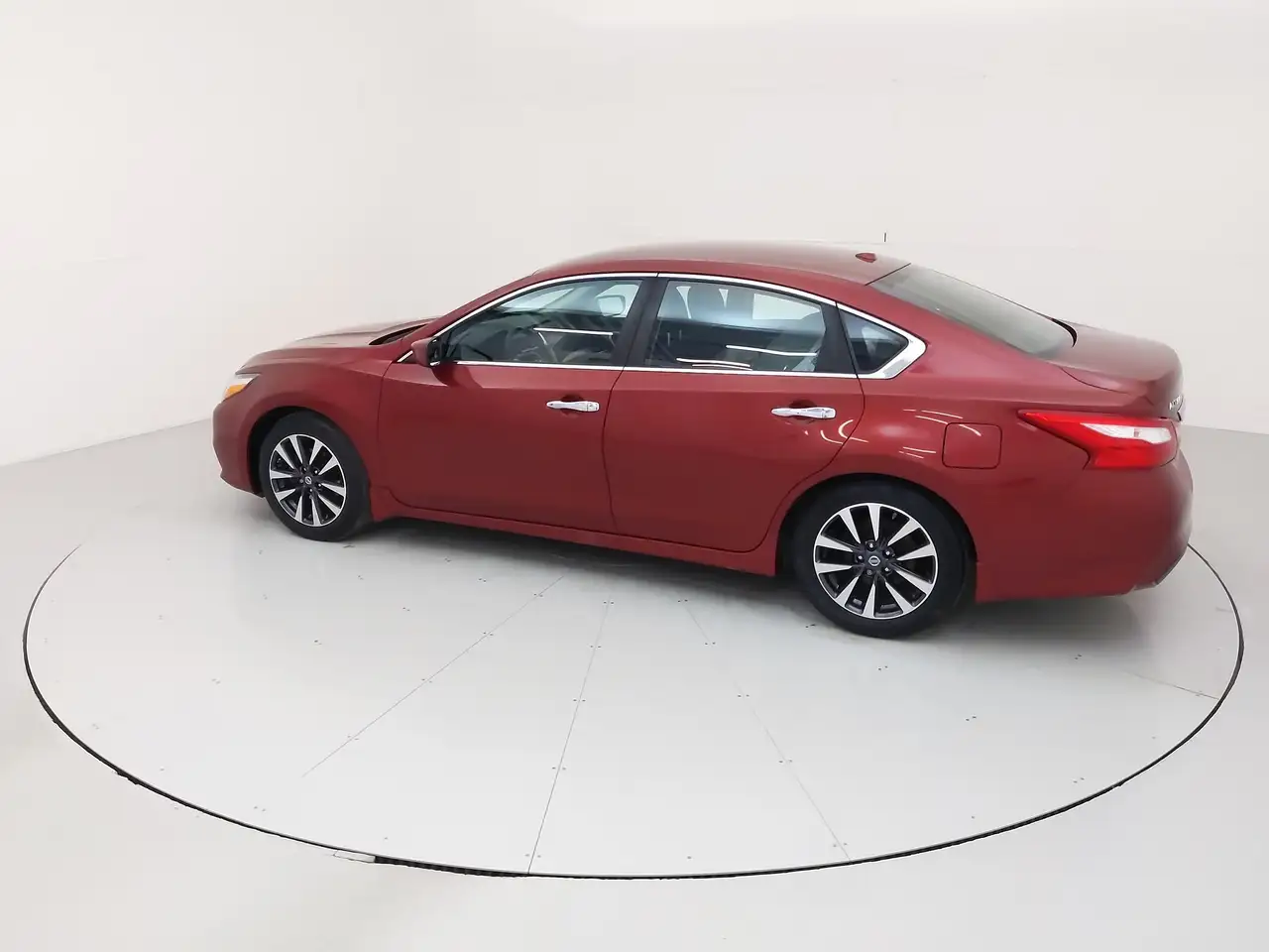 Nissan Altima снимка Nissan Altima