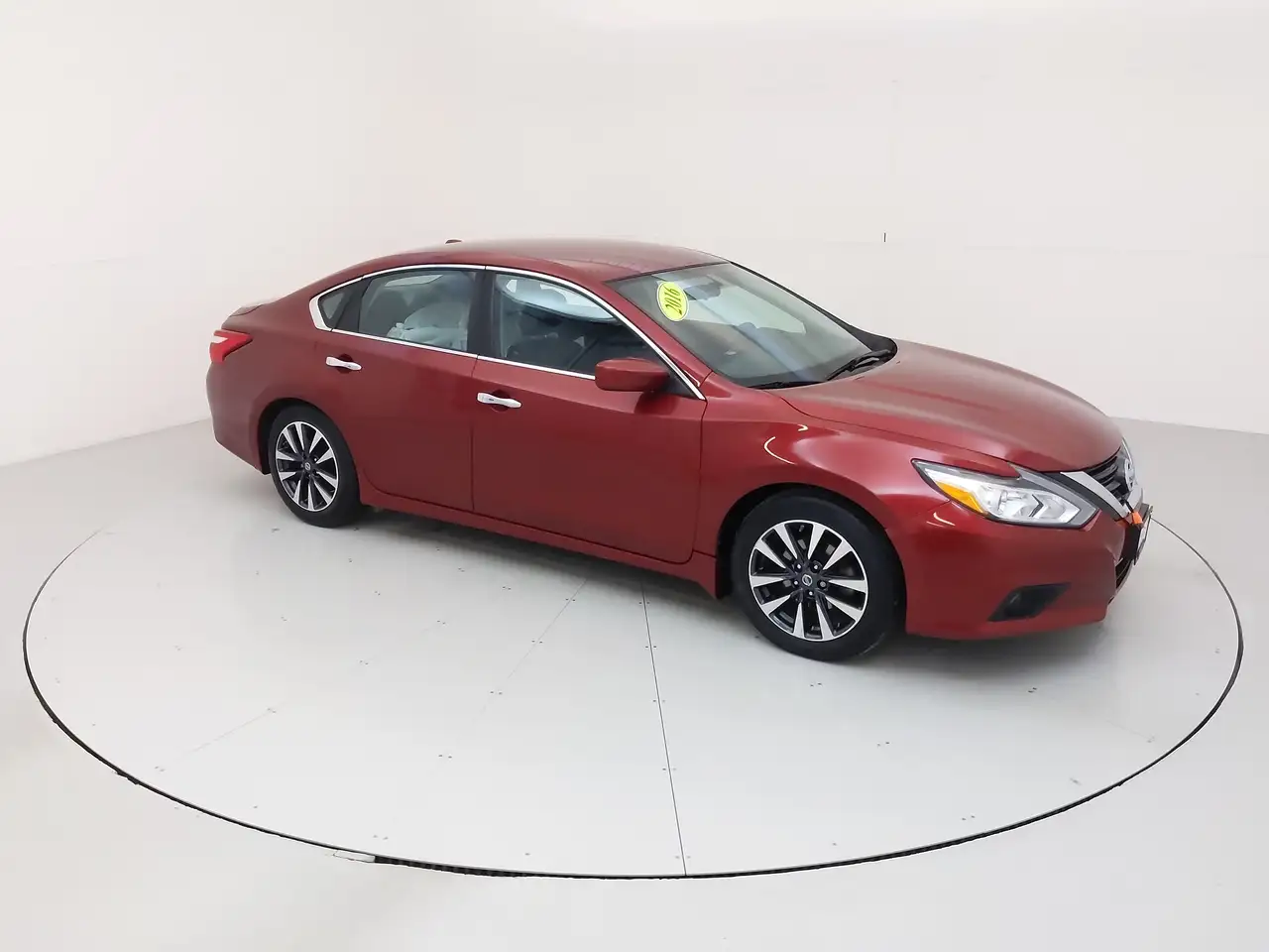 Nissan Altima снимка Nissan Altima