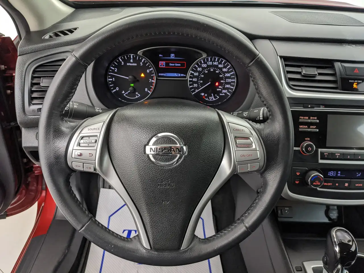 Nissan Altima снимка Nissan Altima