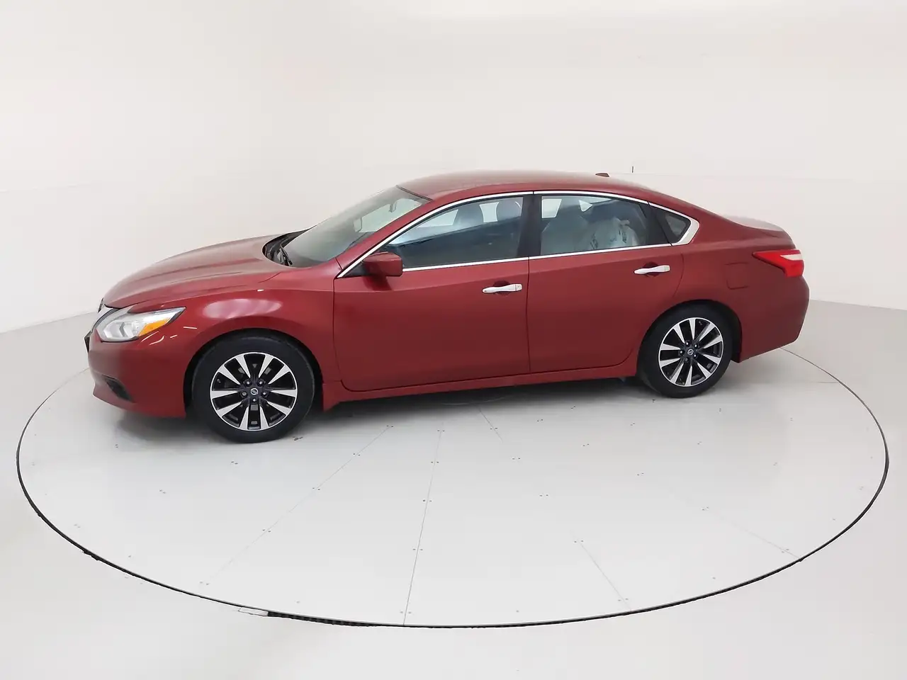 Nissan Altima снимка Nissan Altima