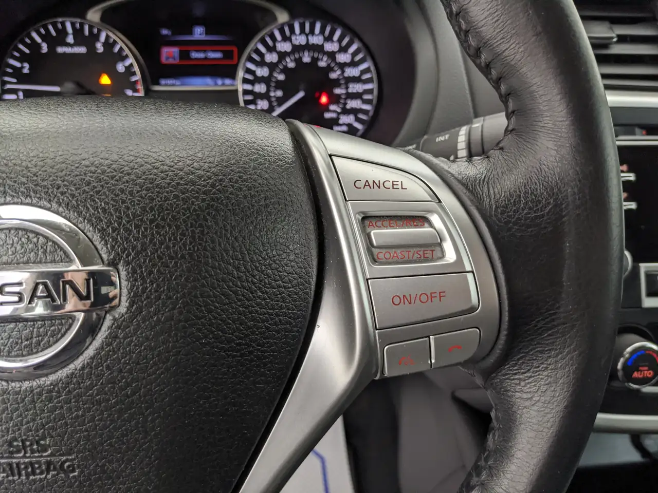 Nissan Altima снимка Nissan Altima