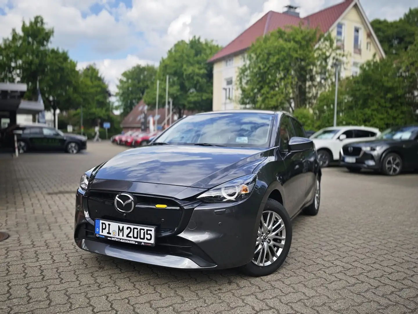 Mazda 2 1.5L e-SKYACTIV G 90ps 6MT EXCLUSIVE-LINE DRAS NAV Grijs - 1