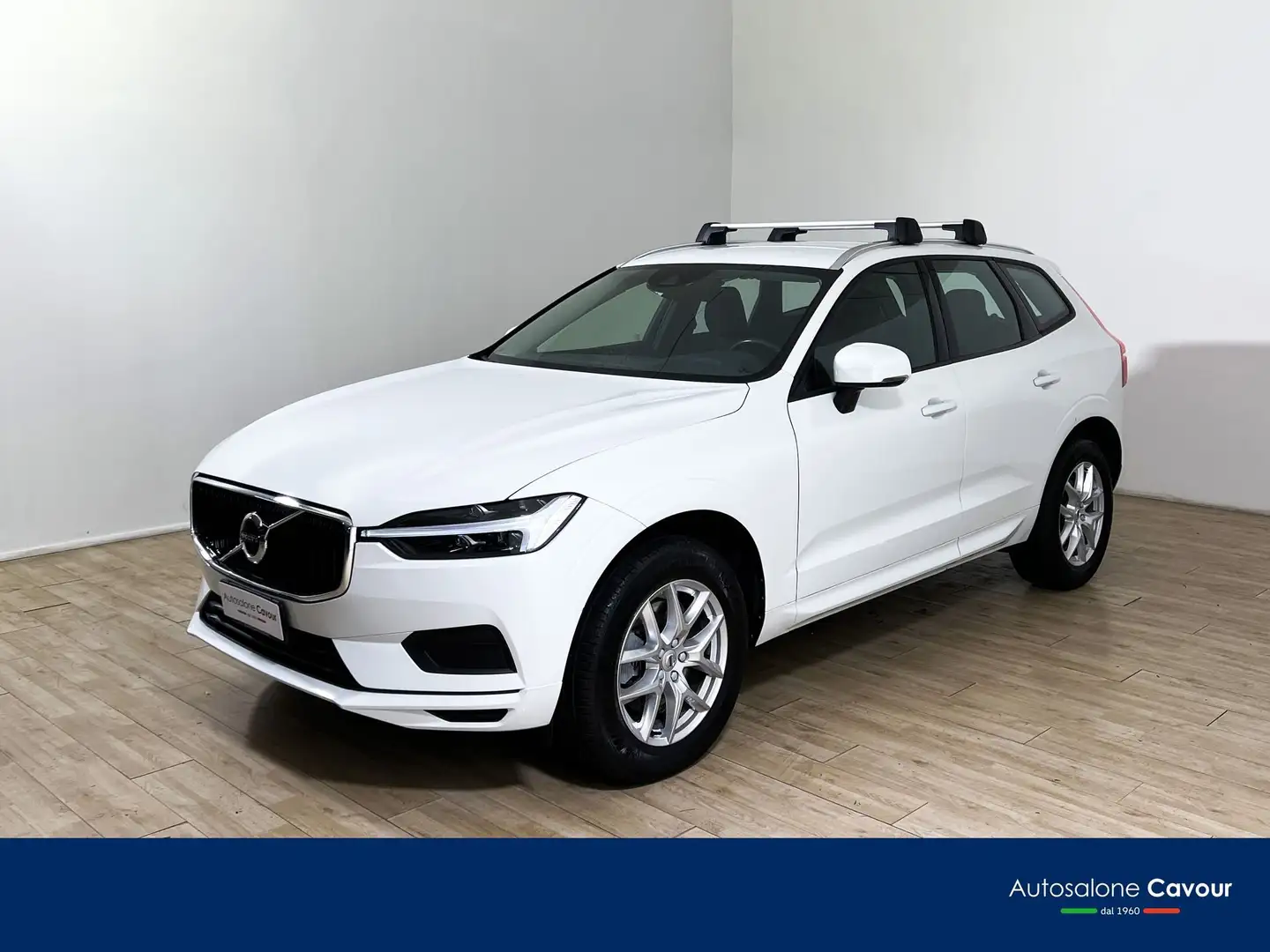 Volvo XC60 B4 D AWD automatico Momentum Weiß - 1